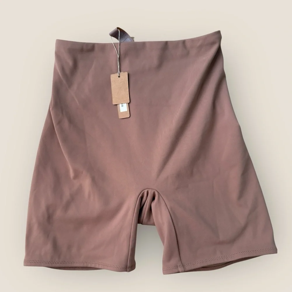 SKIMS | Shaping Swim Shorts | Beige | Size XXS